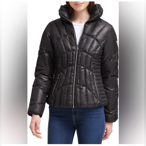 NWOT Women’s Black Puffer Jacket - Medium - Picture 3 of 11